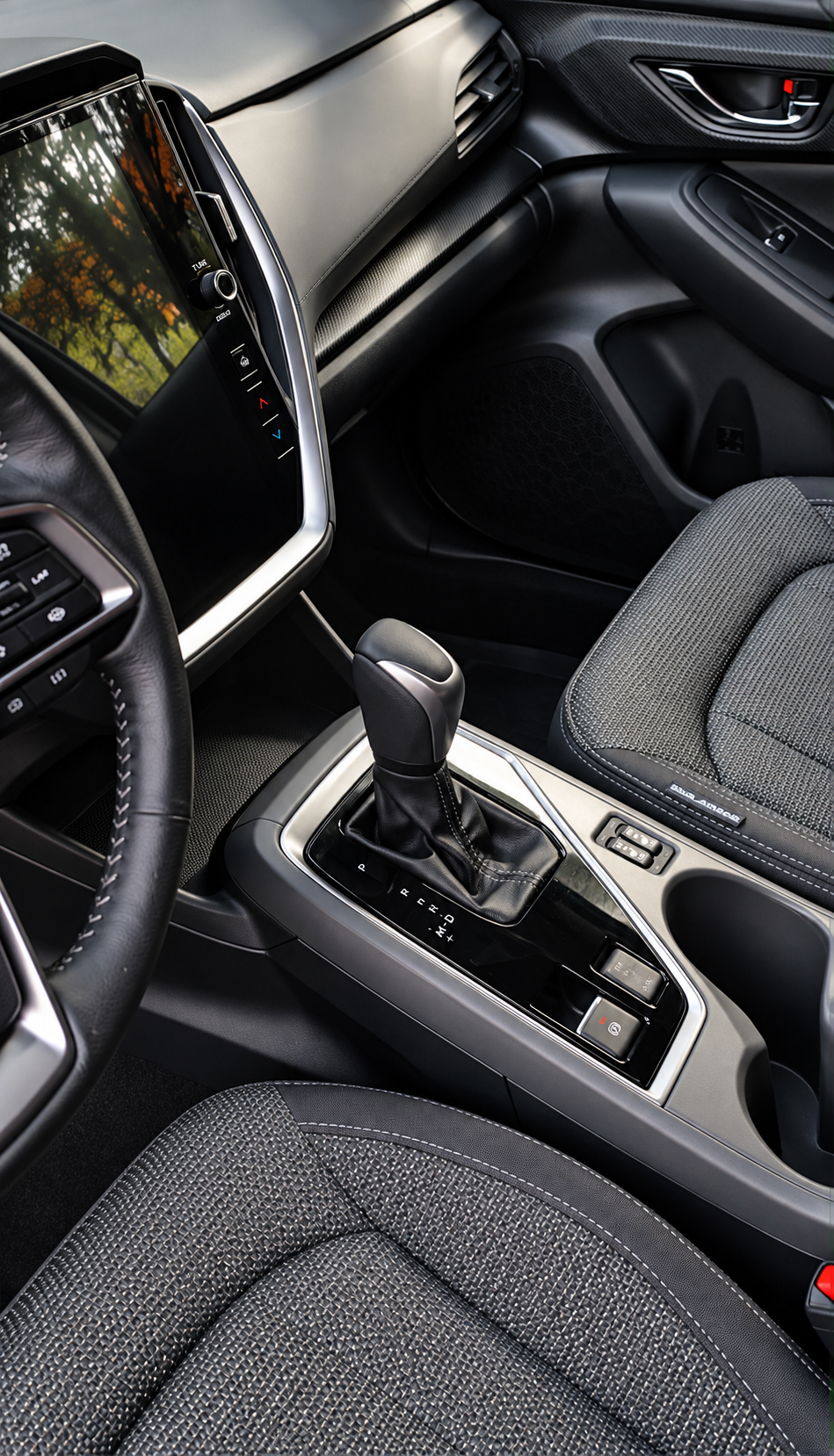 Subaru Crosstrek — konsola środkowa i fotele